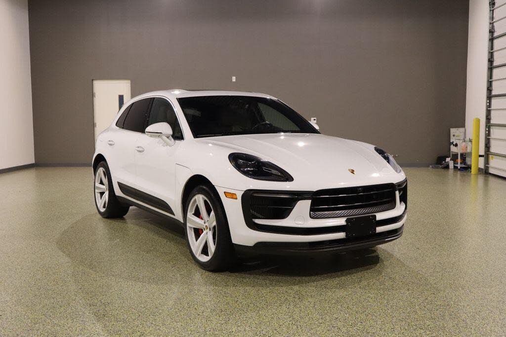 2022 PORSCHE Macan