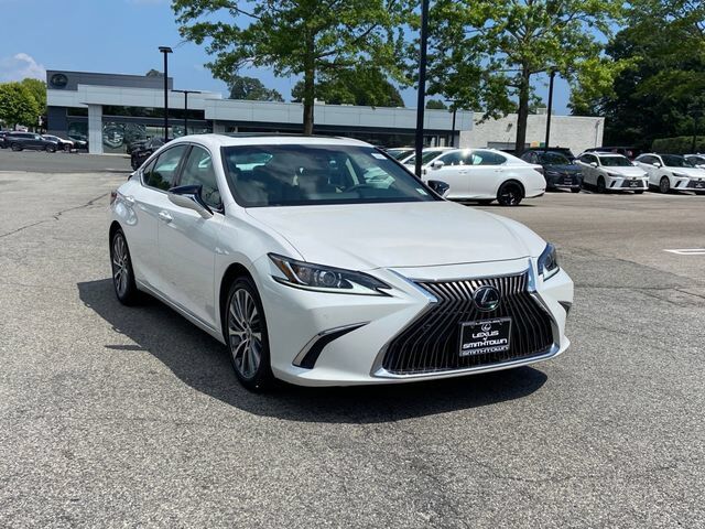 2019 LEXUS ES