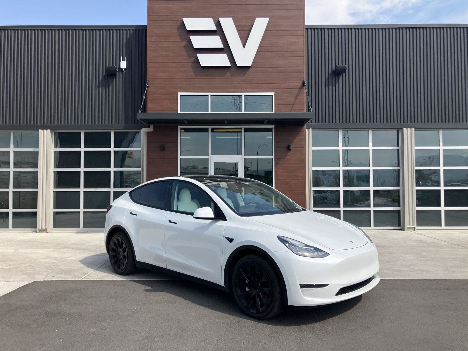 2021 TESLA Model Y