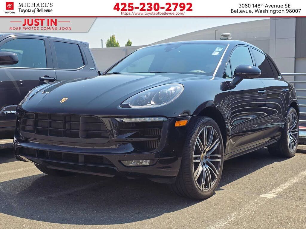 2017 PORSCHE Macan