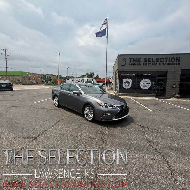 2018 LEXUS ES