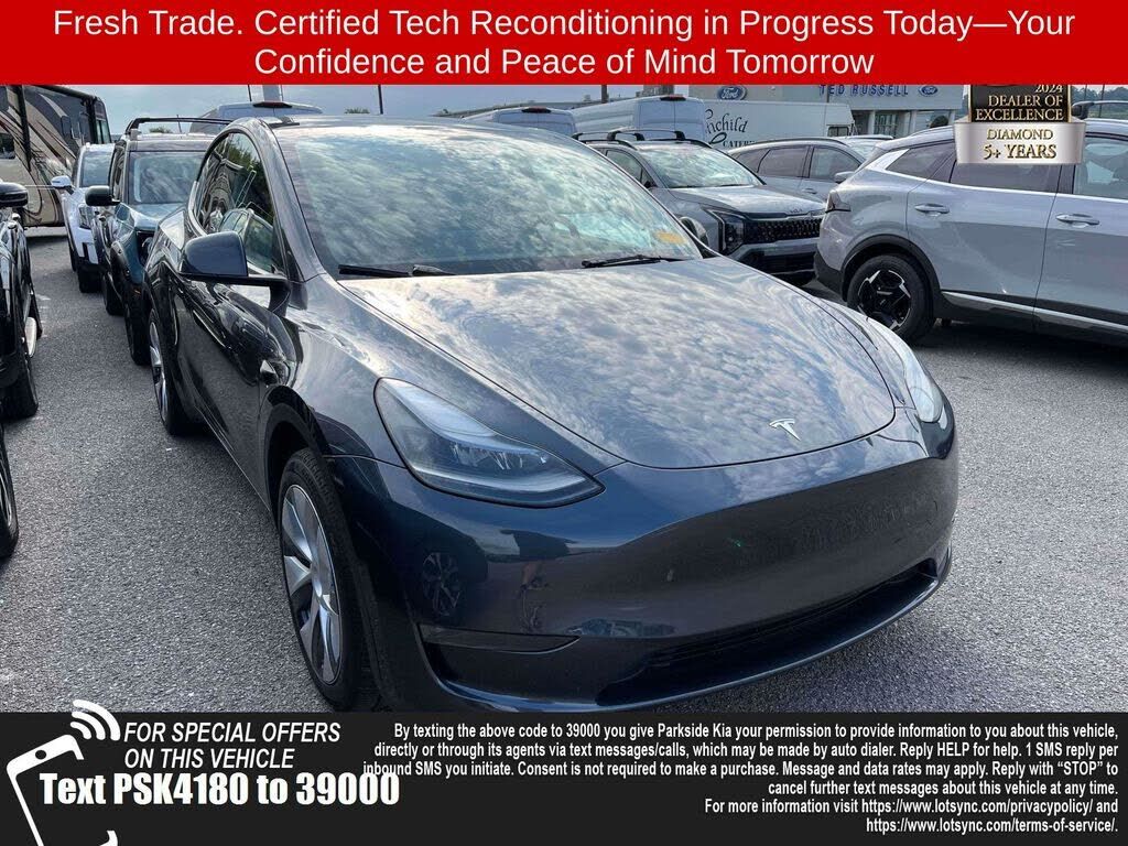 2024 TESLA Model Y