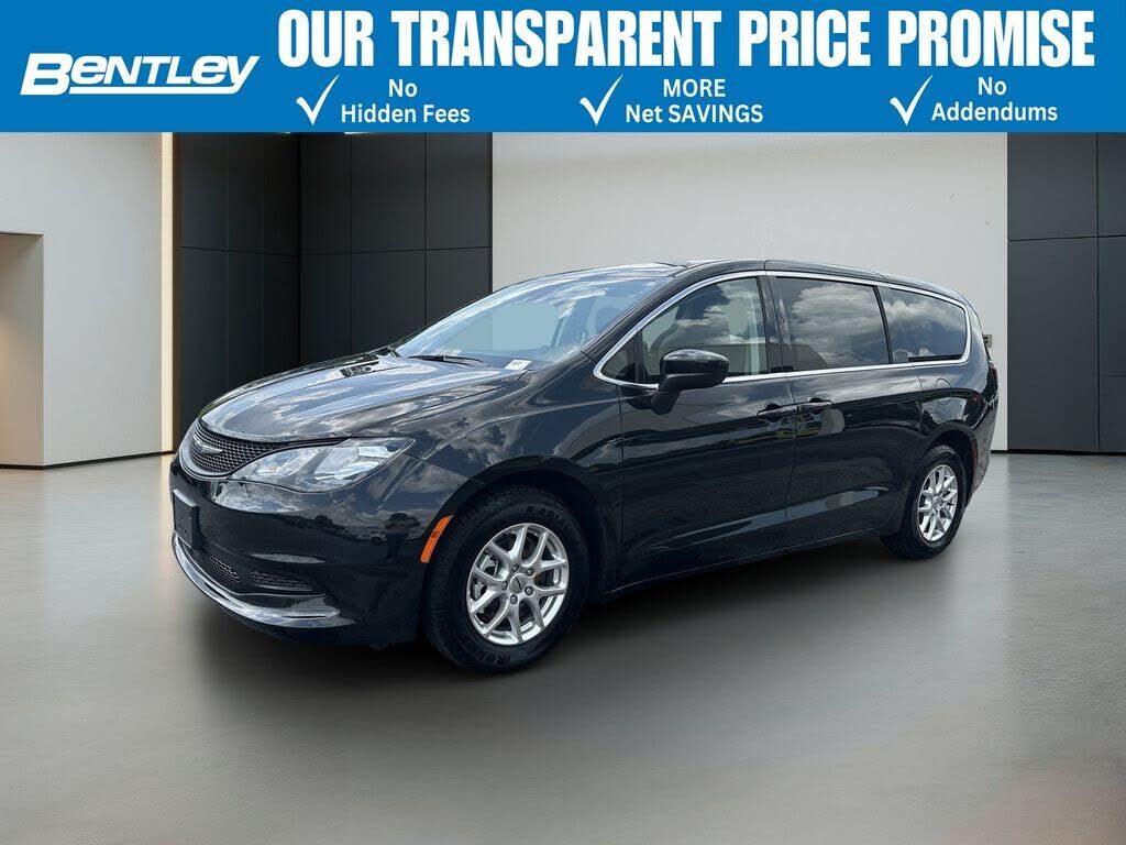 2023 CHRYSLER Voyager