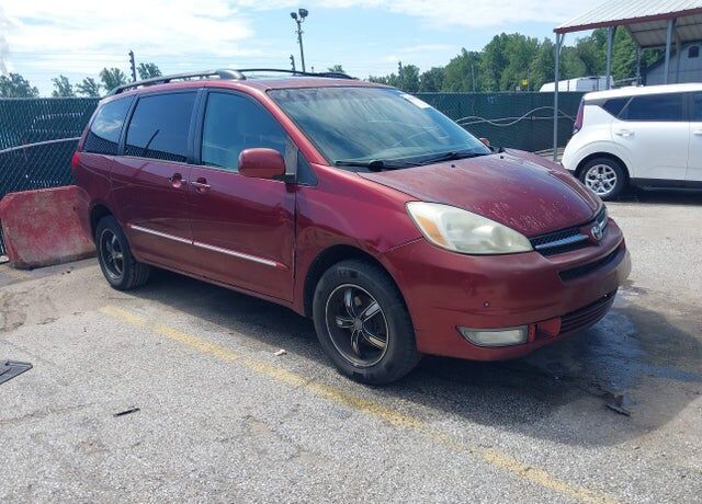 2004 TOYOTA Sienna