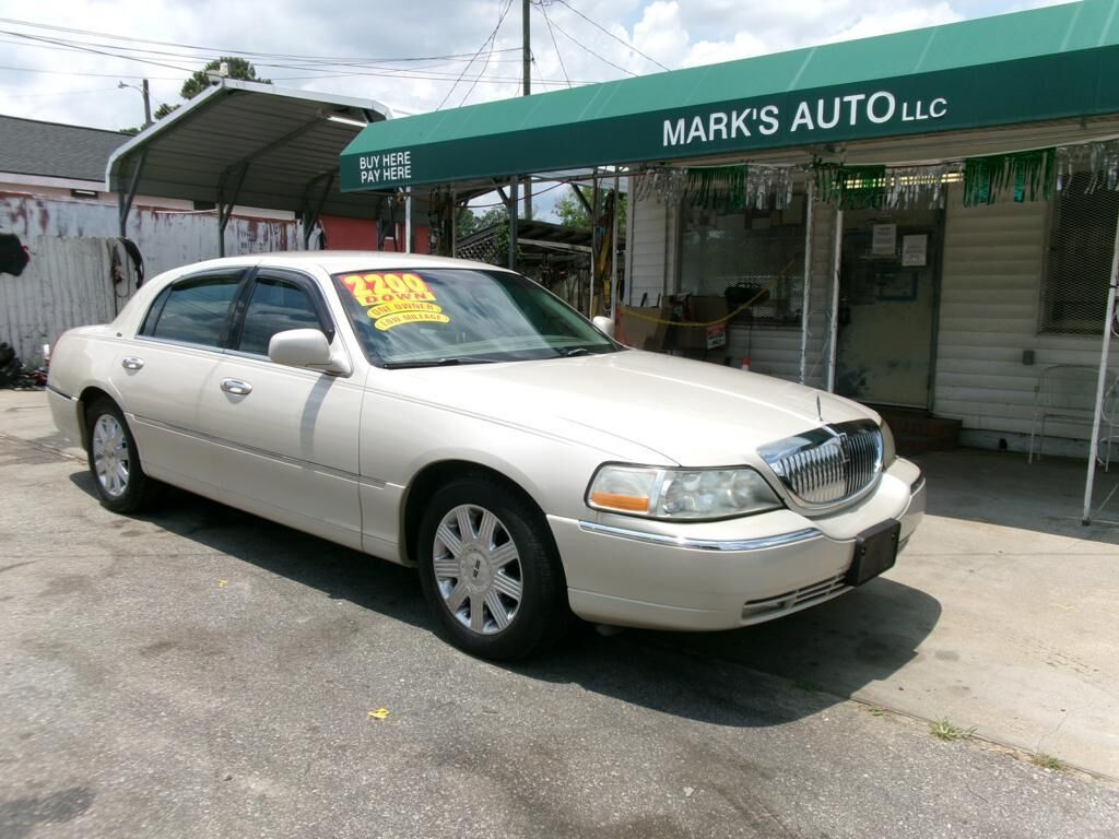 2003 LINCOLN Town Car