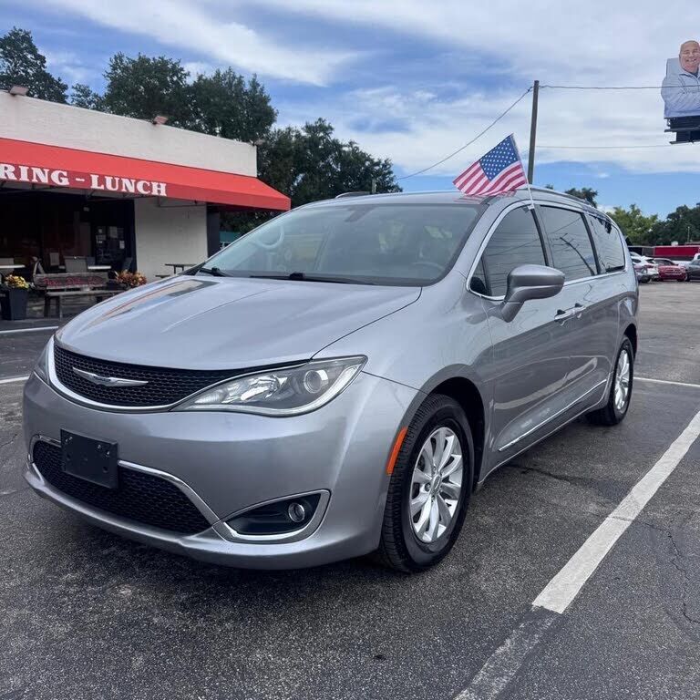 2019 CHRYSLER Pacifica