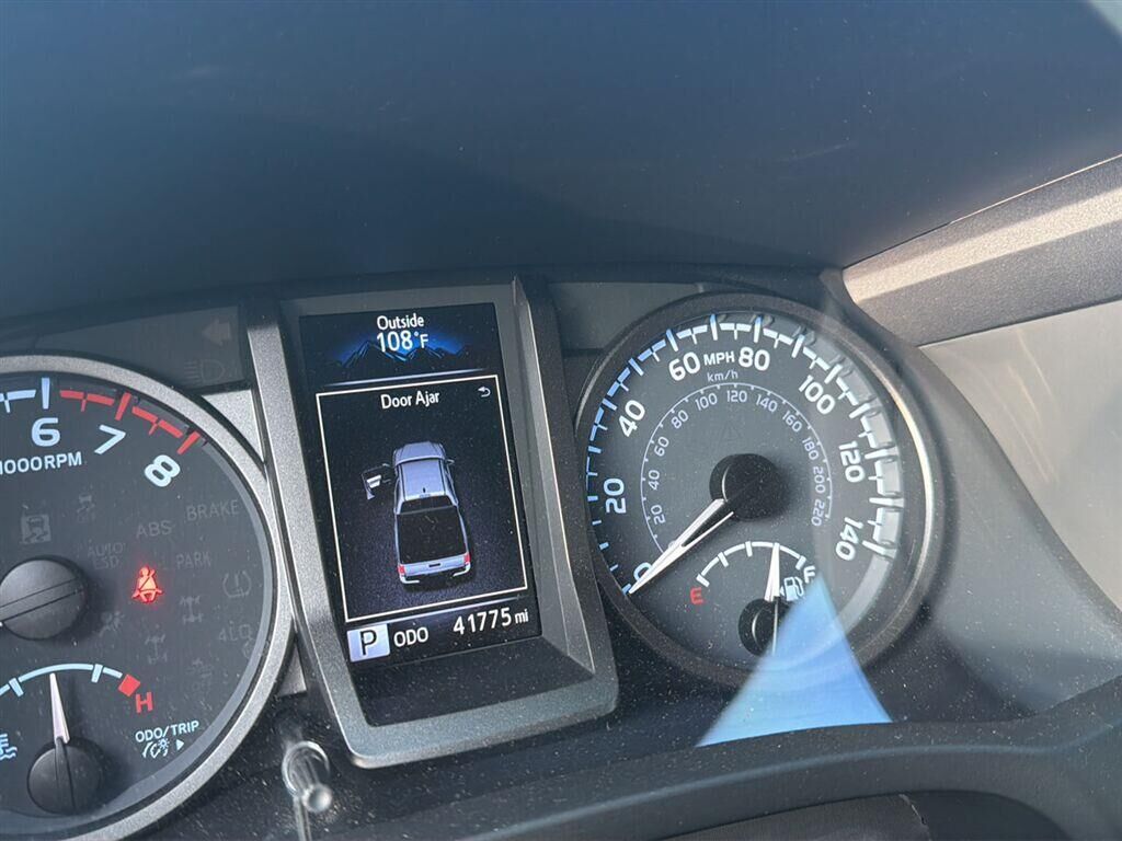 2022 TOYOTA Tacoma