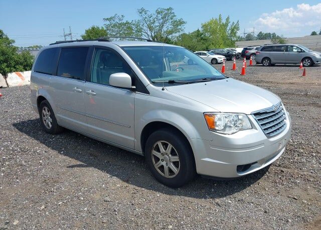 2010 CHRYSLER Town and Country