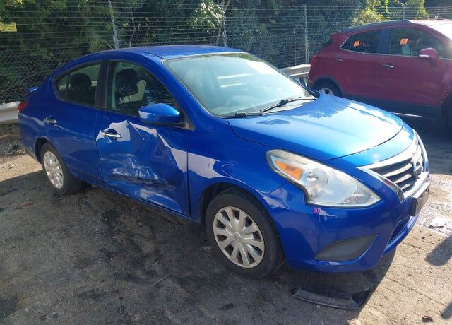 2015 NISSAN Versa