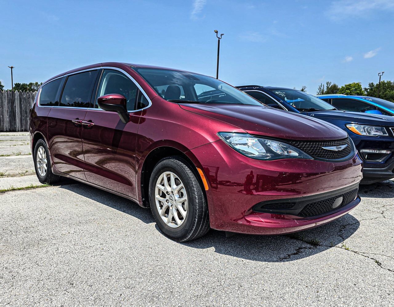 2023 CHRYSLER Voyager