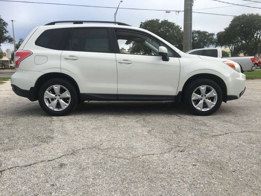 2016 SUBARU Forester