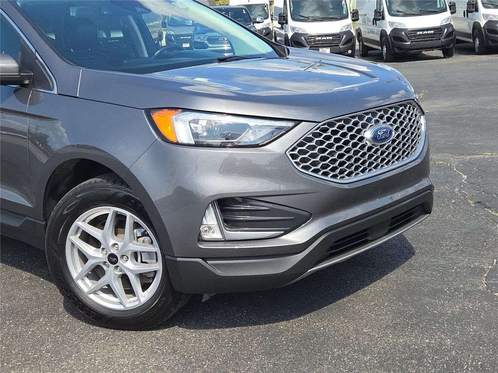 2023 FORD Edge