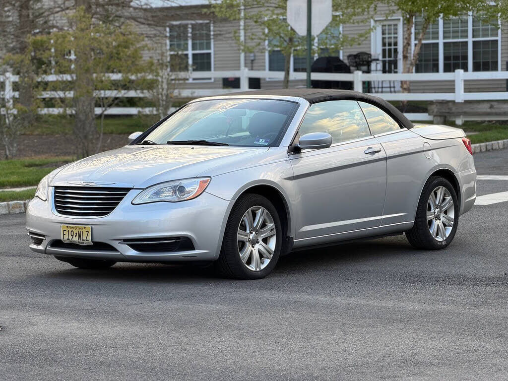 2011 CHRYSLER 200