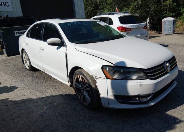 2014 VOLKSWAGEN Passat