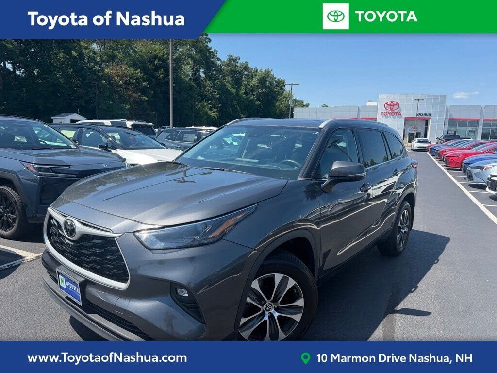 2022 TOYOTA Highlander