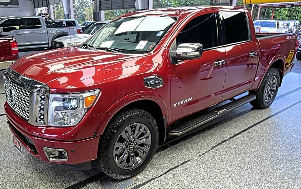 2017 NISSAN Titan