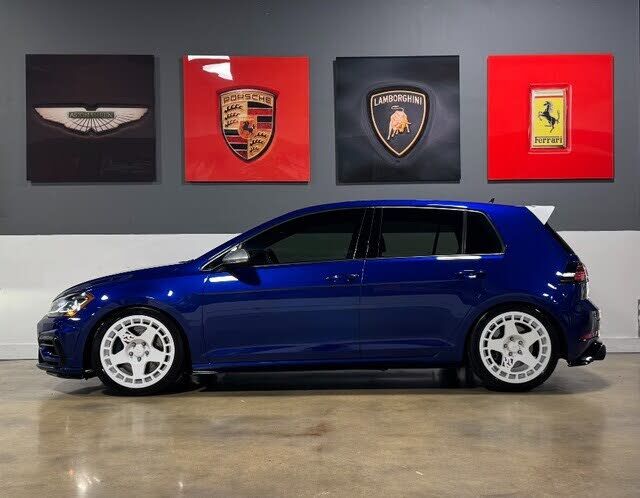 2018 VOLKSWAGEN Golf R