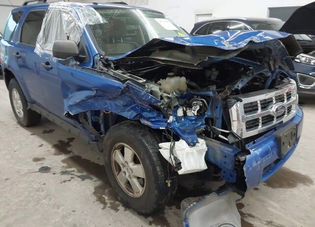 2011 FORD Escape