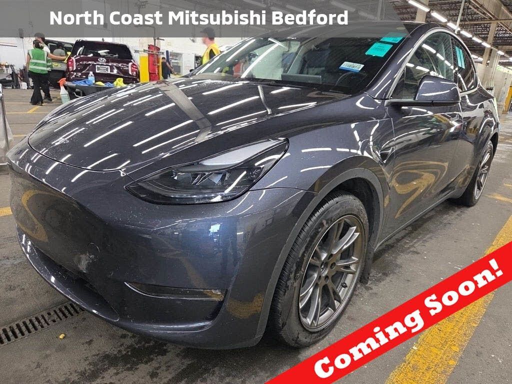 2025 TESLA Model Y
