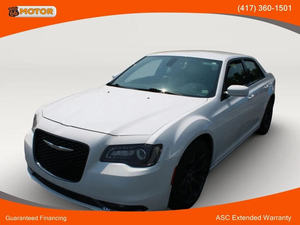 2019 CHRYSLER 300