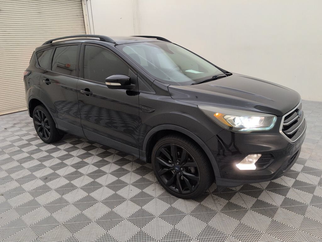 2017 FORD Escape