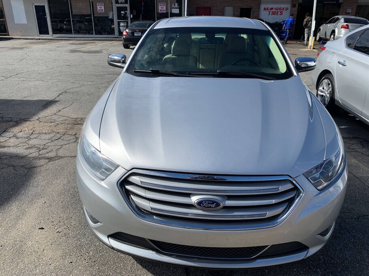 2014 FORD Taurus