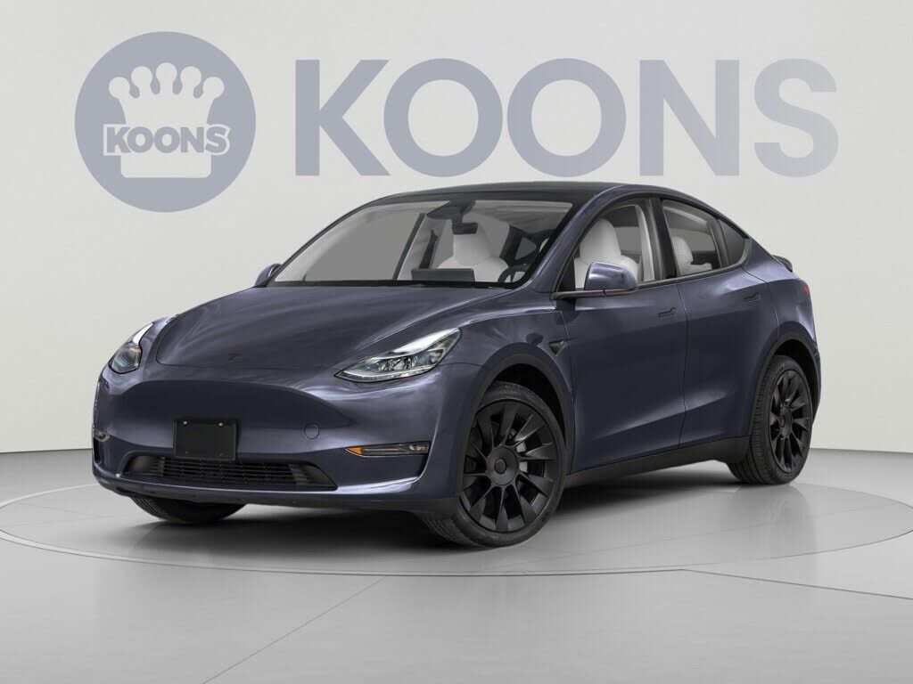 2024 TESLA Model Y
