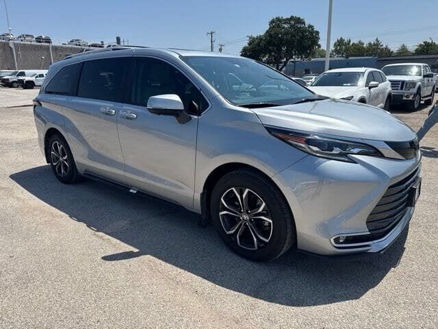 2025 TOYOTA Sienna
