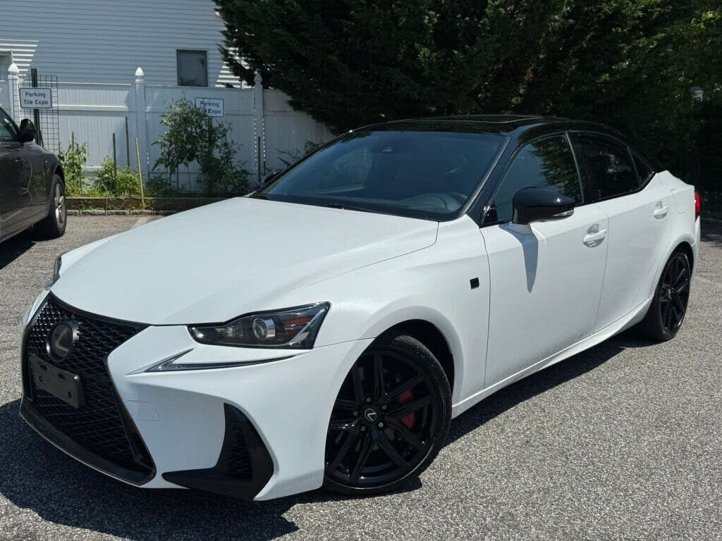 2019 LEXUS IS