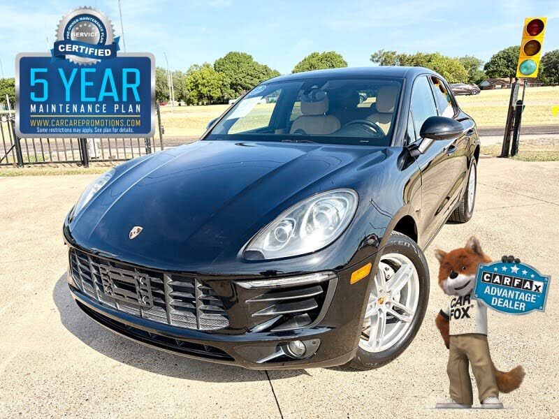 2017 PORSCHE Macan