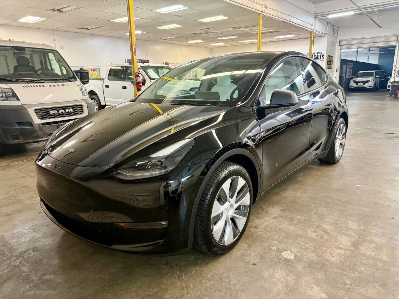 2023 TESLA Model Y