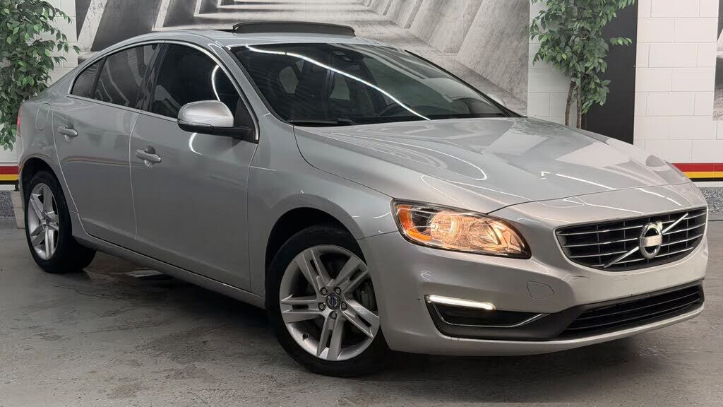 2015 VOLVO S60