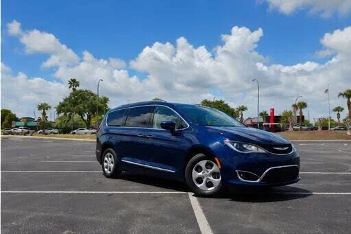 2017 CHRYSLER Pacifica