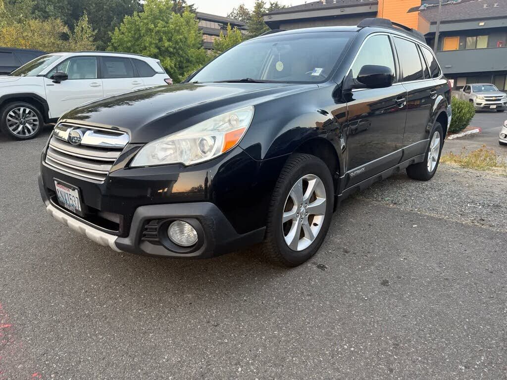 2013 SUBARU Outback