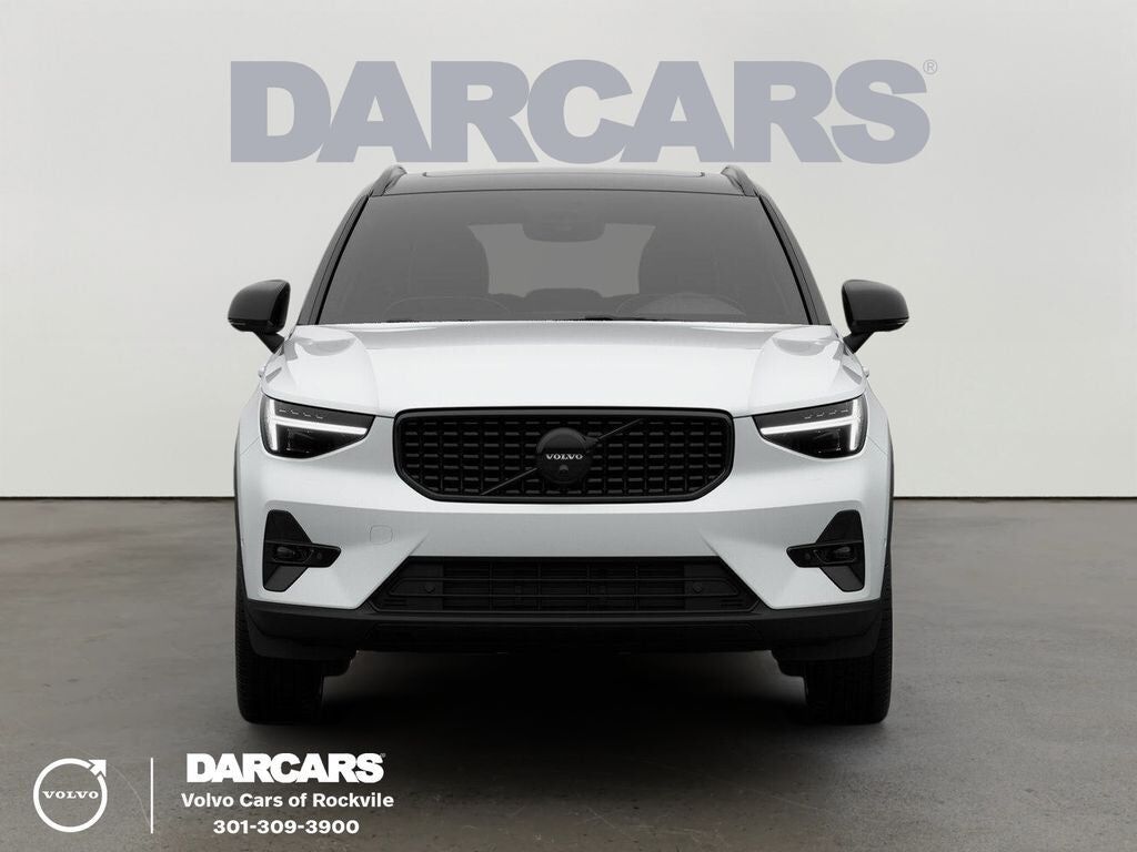 2026 VOLVO XC40