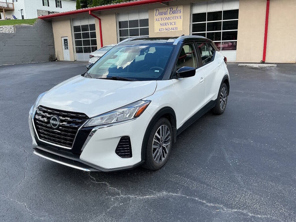 2023 NISSAN Kicks