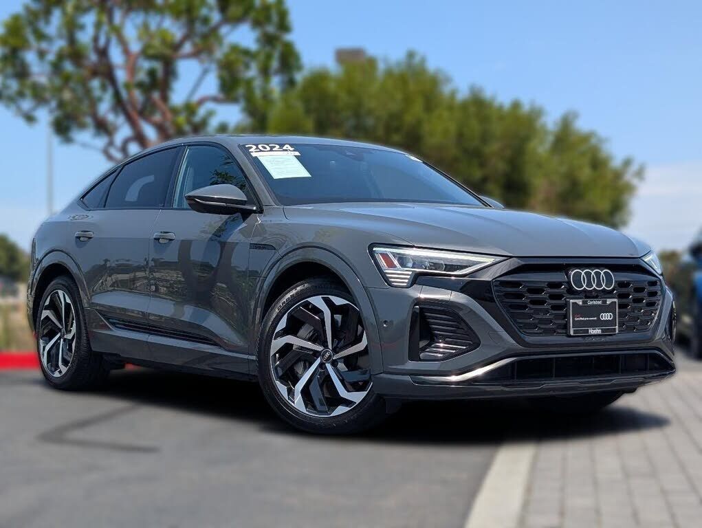 2024 AUDI Q8