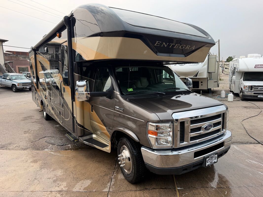 2019 FORD E-450