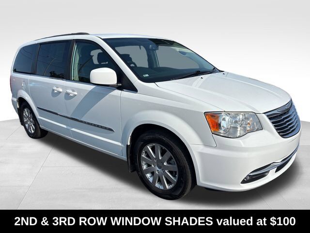 2015 CHRYSLER Town and Country