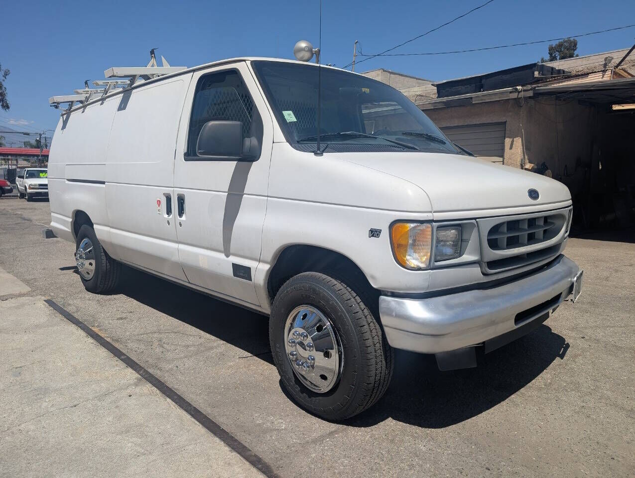 2002 FORD E-350