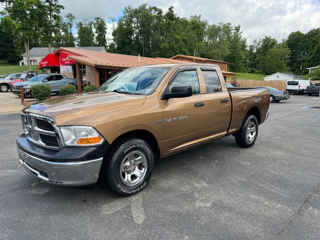 2011 DODGE Ram