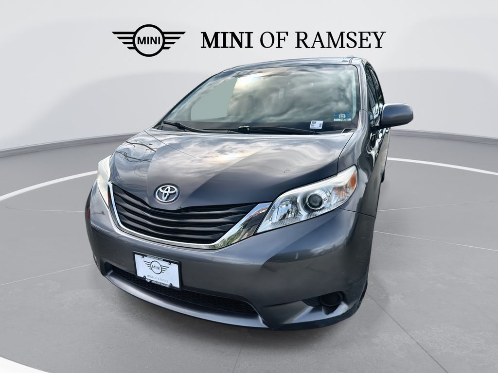 2012 TOYOTA Sienna