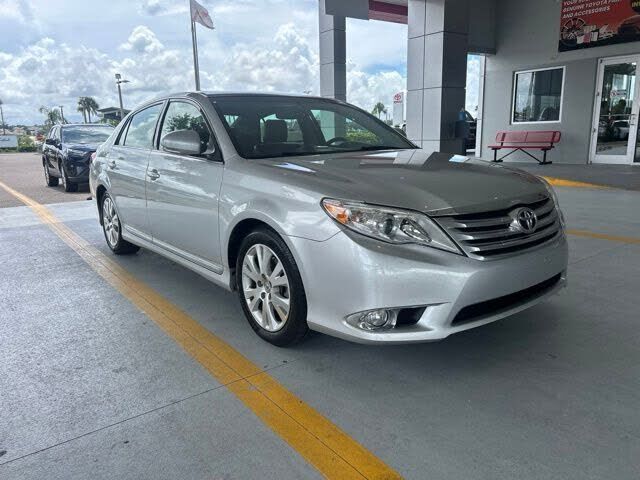 2011 TOYOTA Avalon