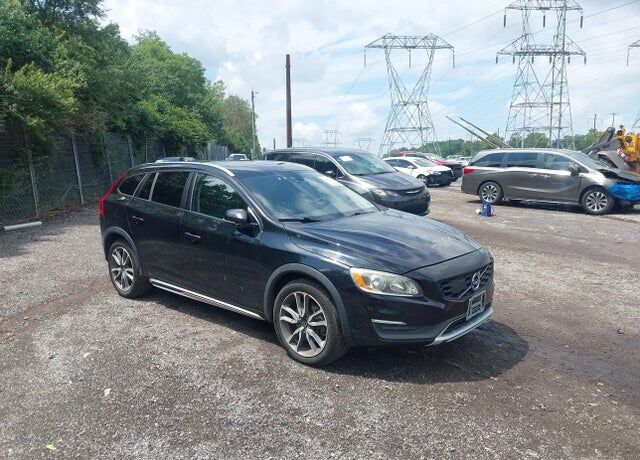 2016 VOLVO V60CC