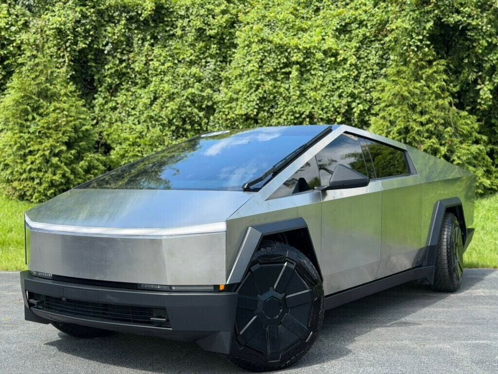 2024 TESLA Cybertruck