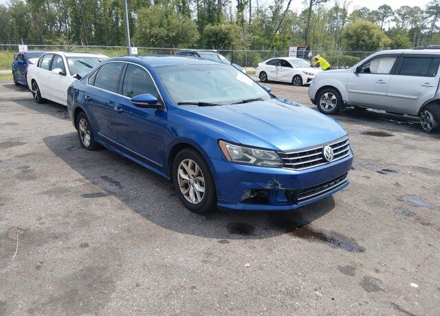 2017 VOLKSWAGEN Passat