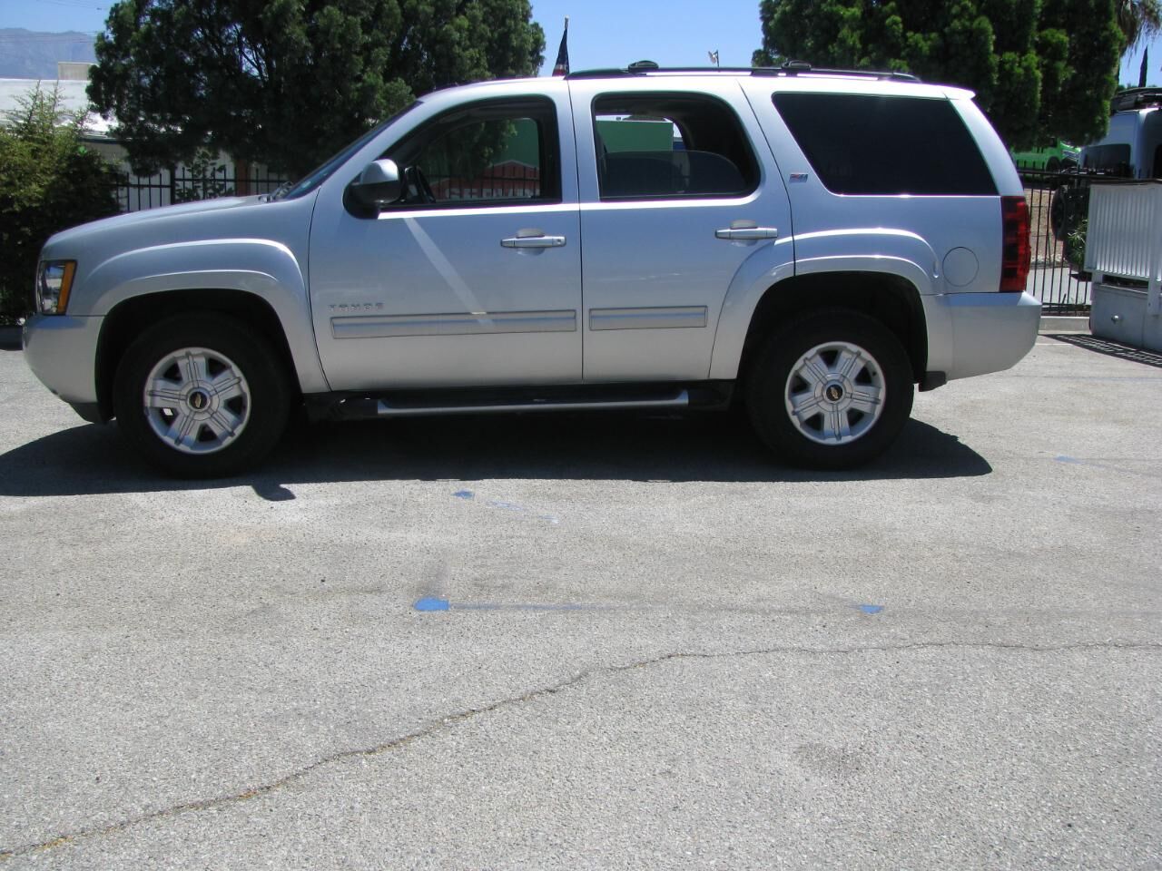 2011 CHEVROLET Tahoe