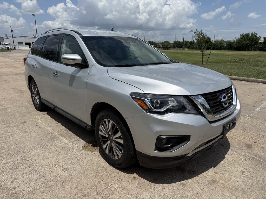 2020 NISSAN Pathfinder