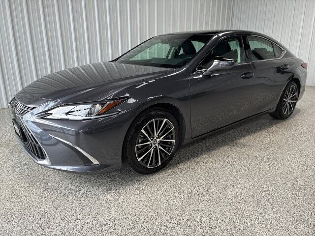 2025 LEXUS ES