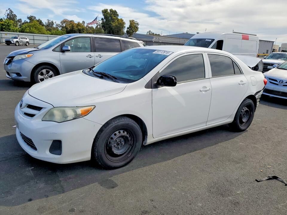 2013 TOYOTA Corolla